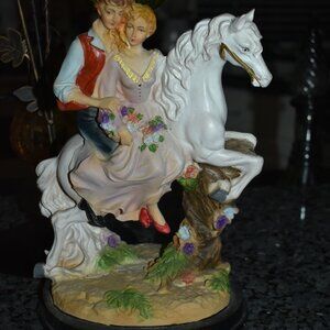 Vintage Victorian Da Vinci Collection Romantic Couple on Horse Figurine Statue